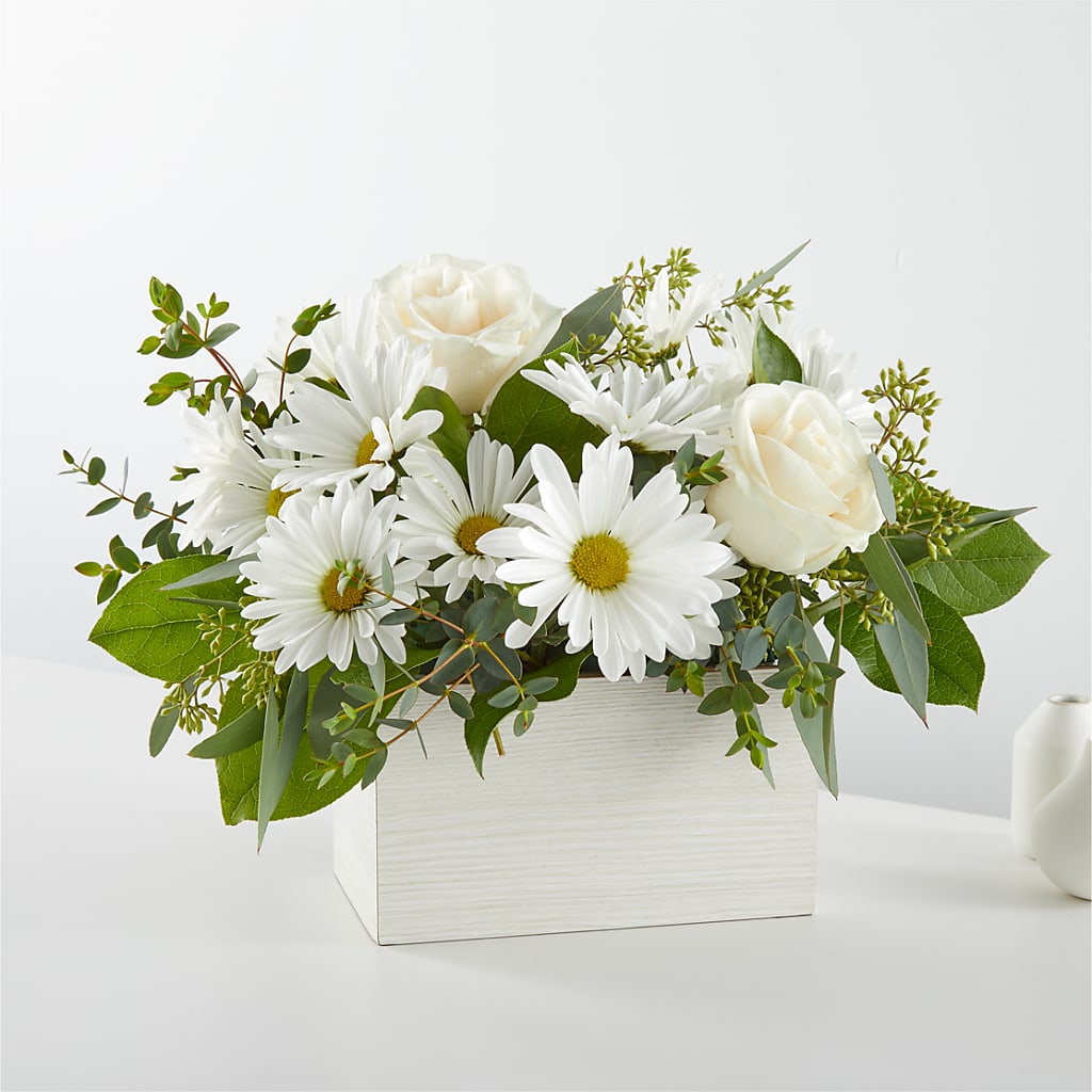 Fresh Linen Box Bouquet – Mt Scott Flowers, Happy Valley OR